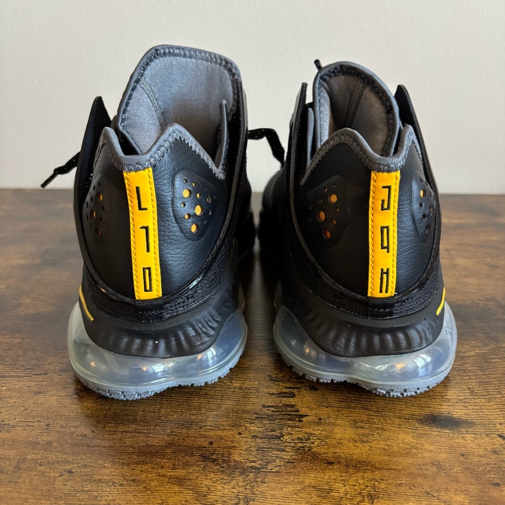 LeBron 19 Low 'Witness' sneakers - Picture 11 of 14